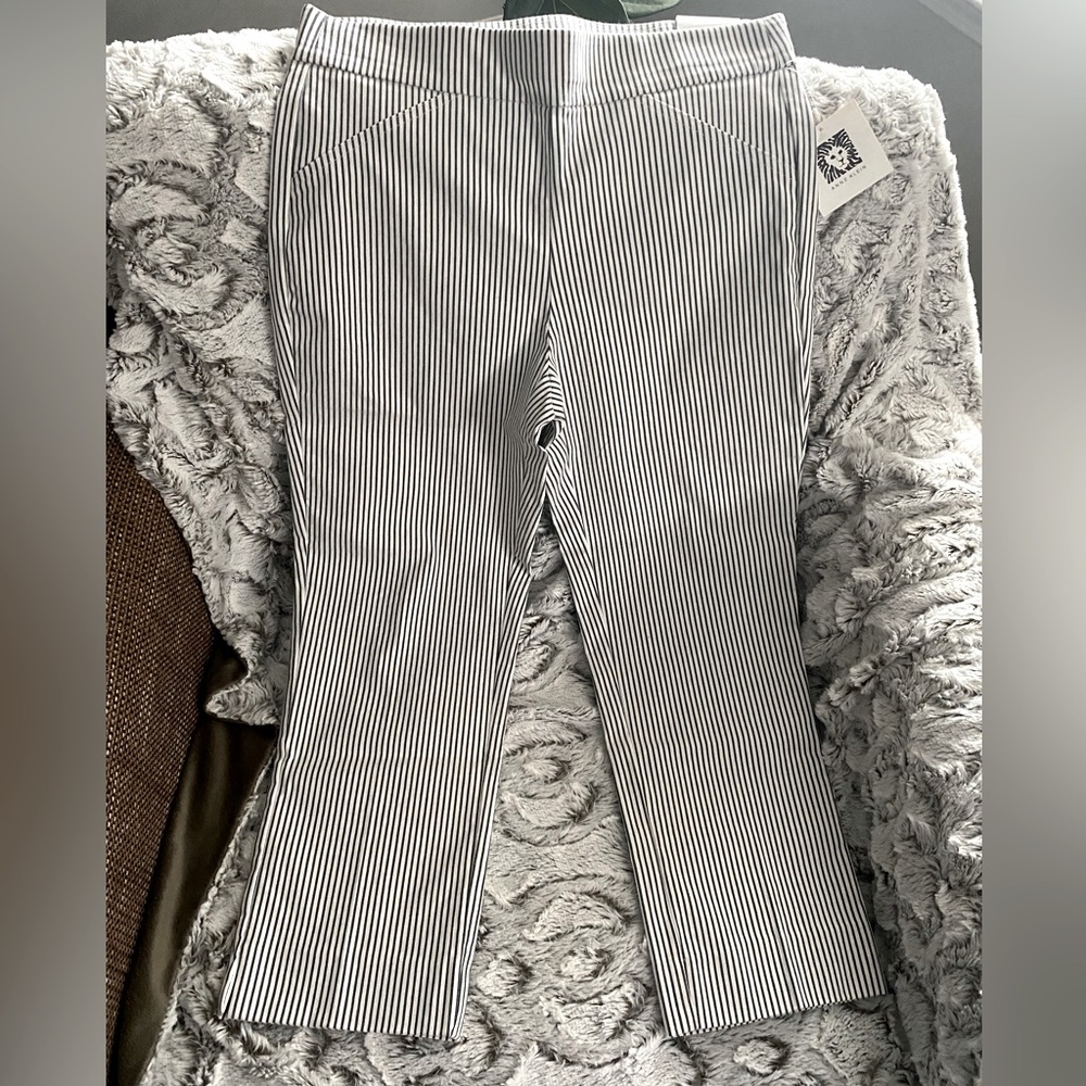 NWT Anne Klein Women's Stretchy Striped Slim Cropped Pants‎ Small